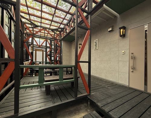 洋室2階建て　テラス付き