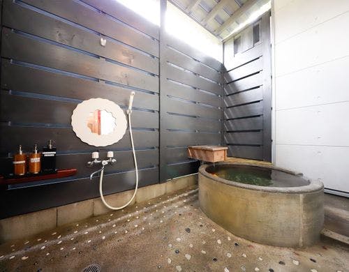 洋室2階建て　半露天風呂
