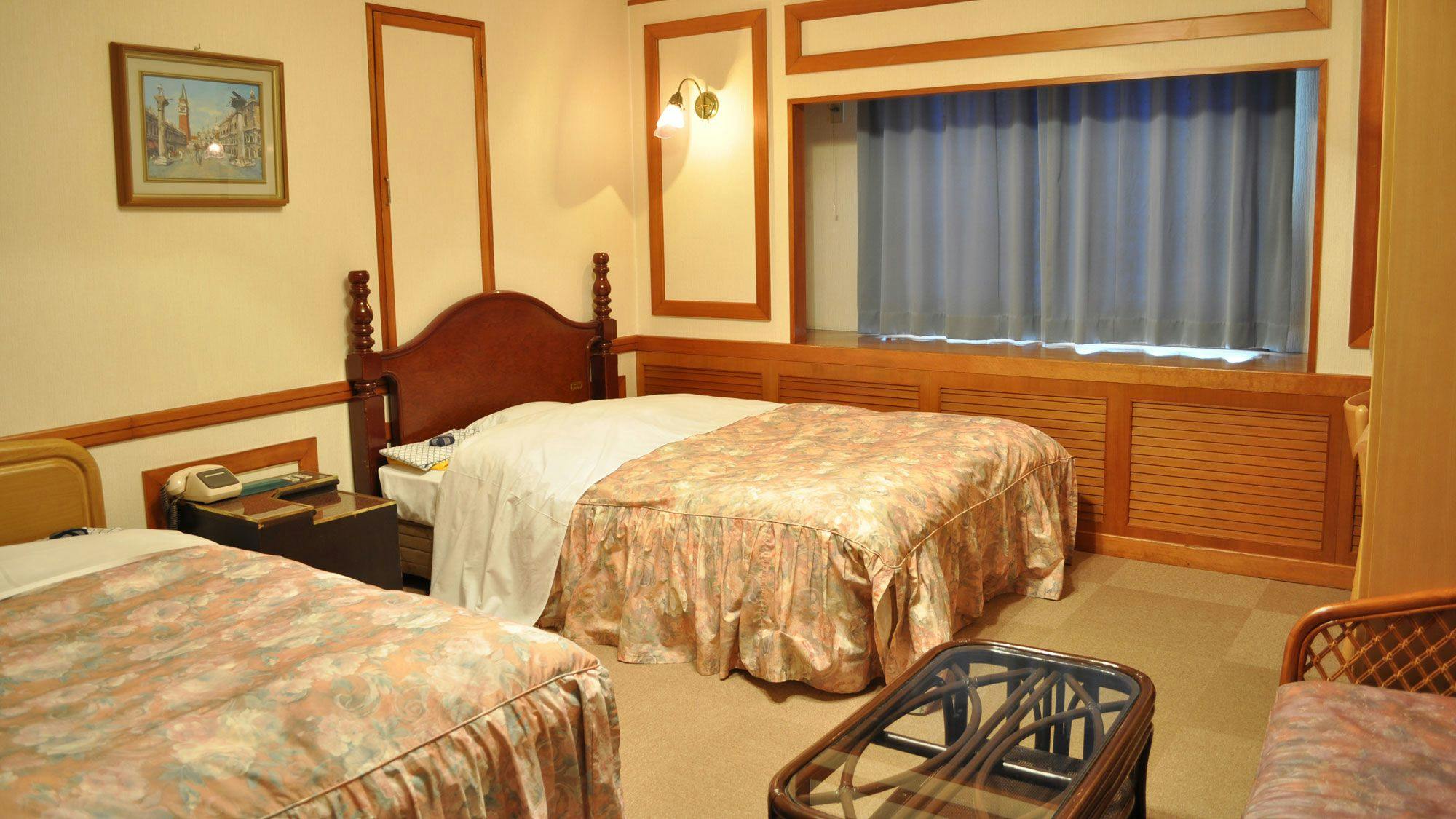 Business Hotel Plum Field