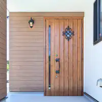 ทางเข้าไม้ที่ให้ความอบอุ่น