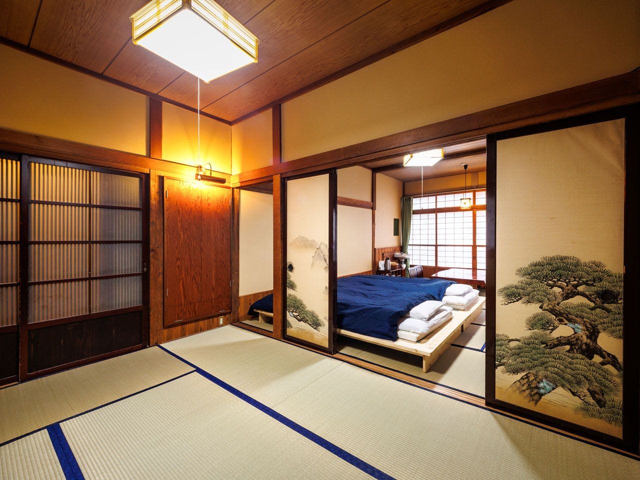 อาคารเสริม ห้องสไตล์ญี่ปุ่น 8 เสื่อทาทามิ + พื้นที่เพิ่มเติม (2 เตียง) พร้อมห้องน้ำในตัว