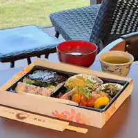 อาหารเช้าแบบกล่องเบนโตะ