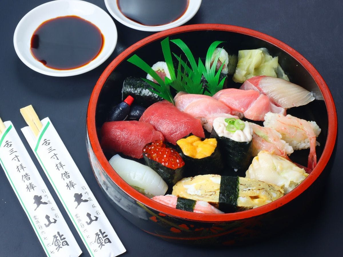 ซูชิของร้าน “โอยามะซูชิ”