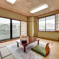 *Kamar bergaya Jepang (10 tatami)