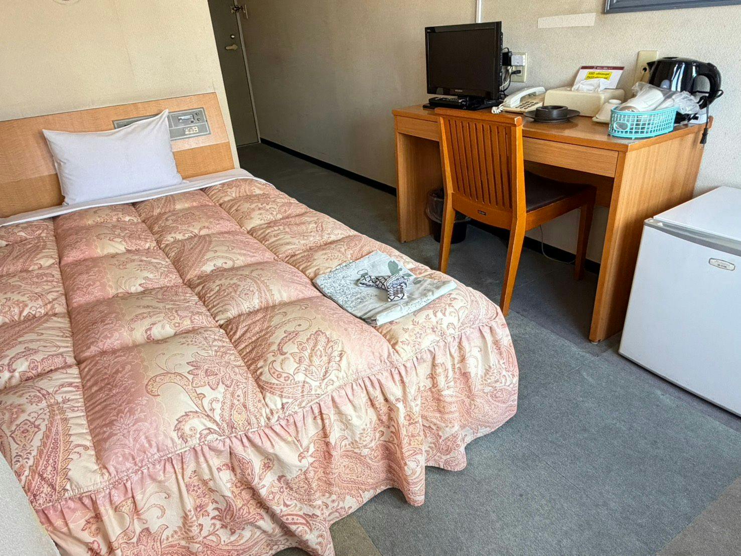 Kamar Semi-Double