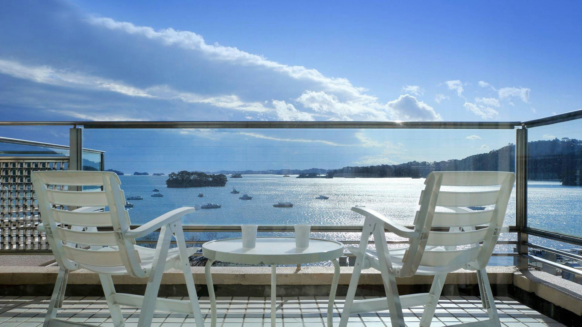 Balkon kamar sisi laut