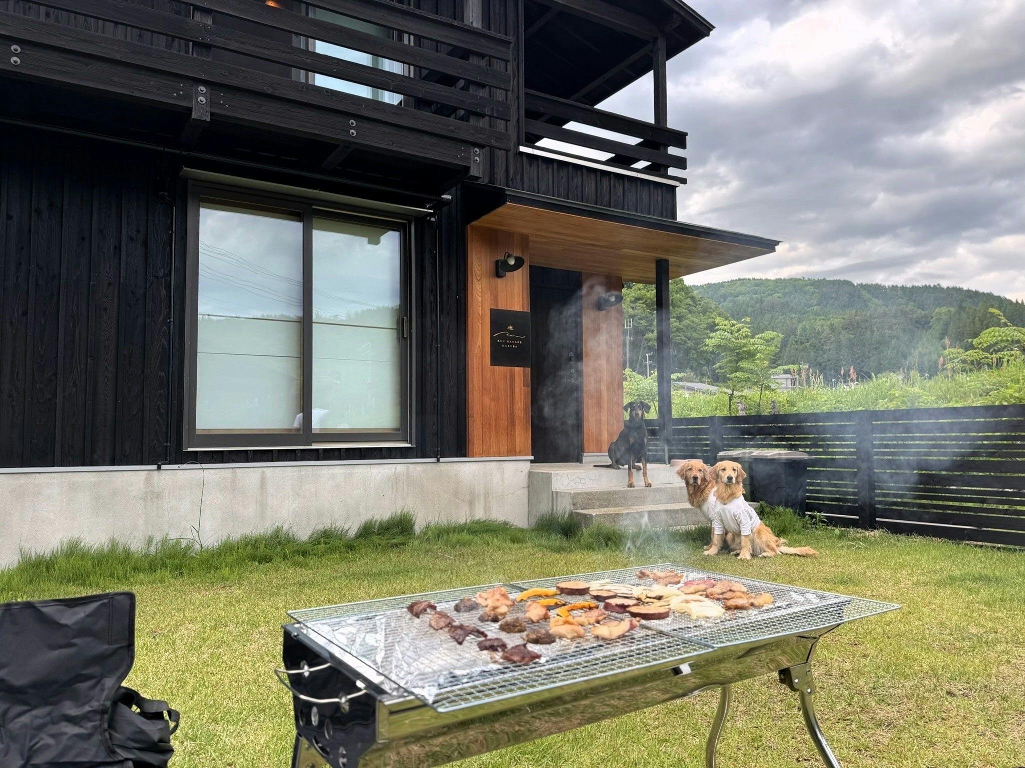 Kami juga menyediakan pemanggang BBQ.