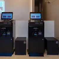 自動チェックイン機