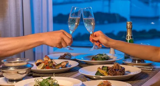 【ディナーインクルーシヴプラン~記念日ステイ~】プレミア&レギュラーフロア 選べるディナー/夕朝食付