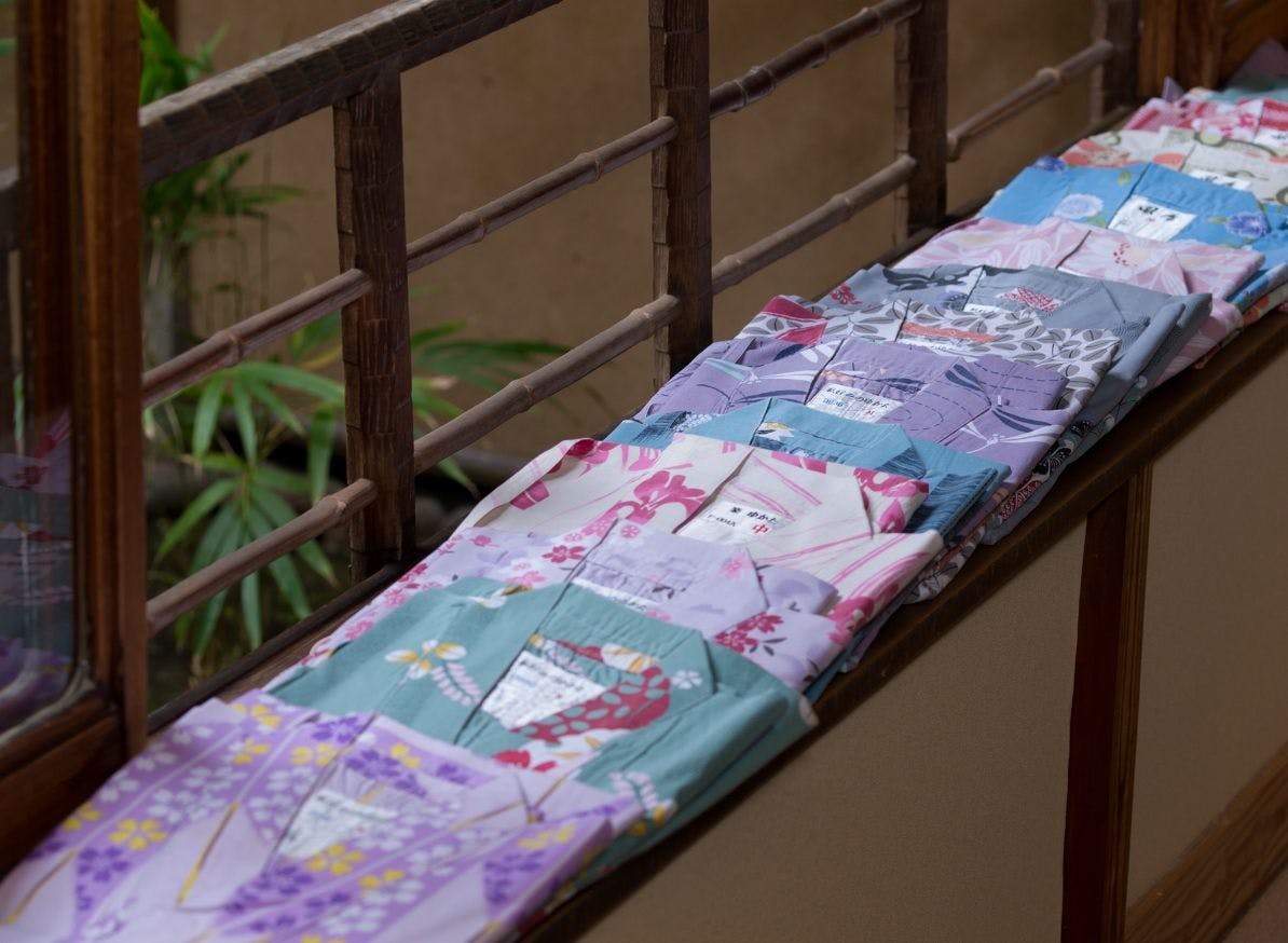 女性に選べる色浴衣