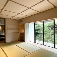 「瑠璃紫」和室