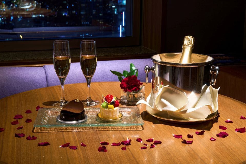 【パティシエおすすめピースケーキ＆ハーフシャンパン】スタンダードフロア　選べる朝食付