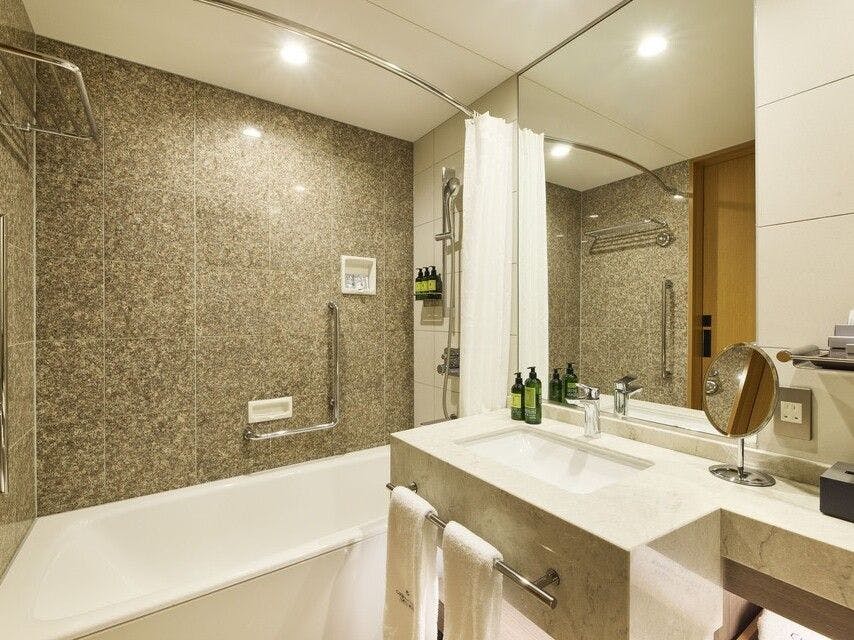 バスルーム　セルリアンダブル／クイーン