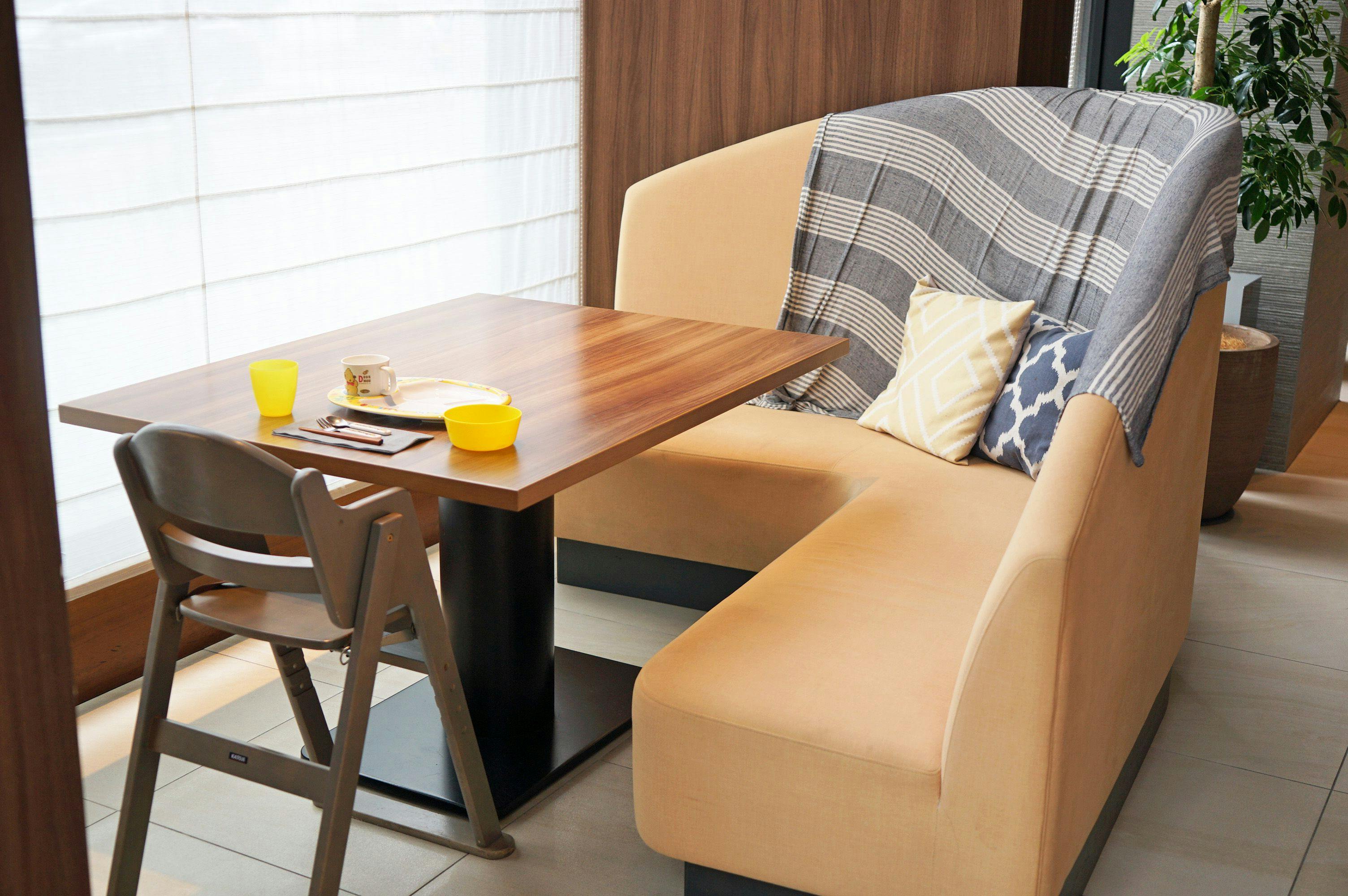 อาหารเช้า ที่นั่งโซฟา