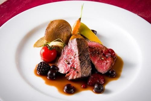 久住高原 沢水 そうみ キャンプ場の宿で 肉料理 をご紹介 最上のひとときをどうぞ 一休 Com