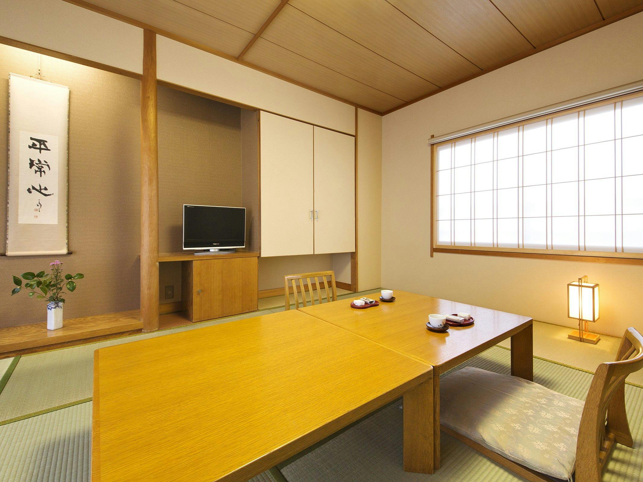 町側10畳禁煙和室