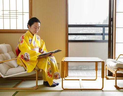 旅行誌や地域情報誌の貸出もしております。