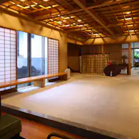 【ทางเข้า】