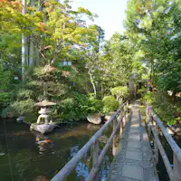 *須雲川の清流を取入れた閑静な日本庭園。