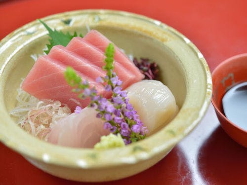 *夕食／料理長厳選、新鮮な魚介類のお造り