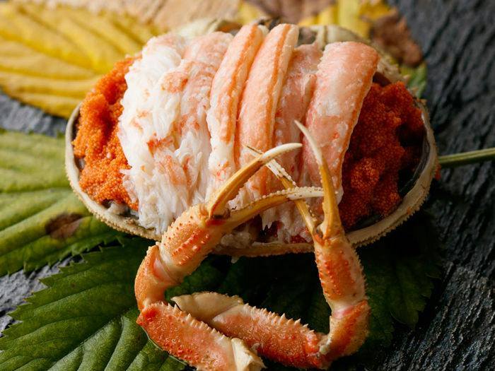 【香箱蟹】冬の小さな幸せ　味わいたっぷり「香箱蟹」1杯付・会席料理とともに