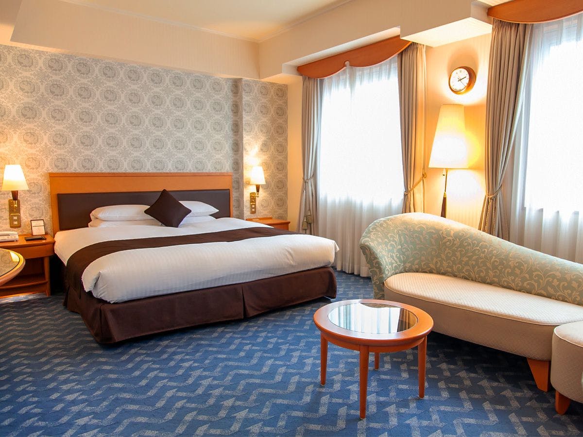 13137592.jpg?auto=compress,