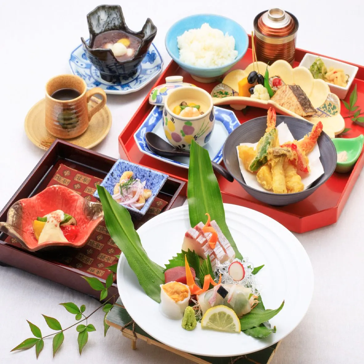 Yumihari-no-Oka Hotel - [Seasonal Sashimi and Tempura Set Meal ...