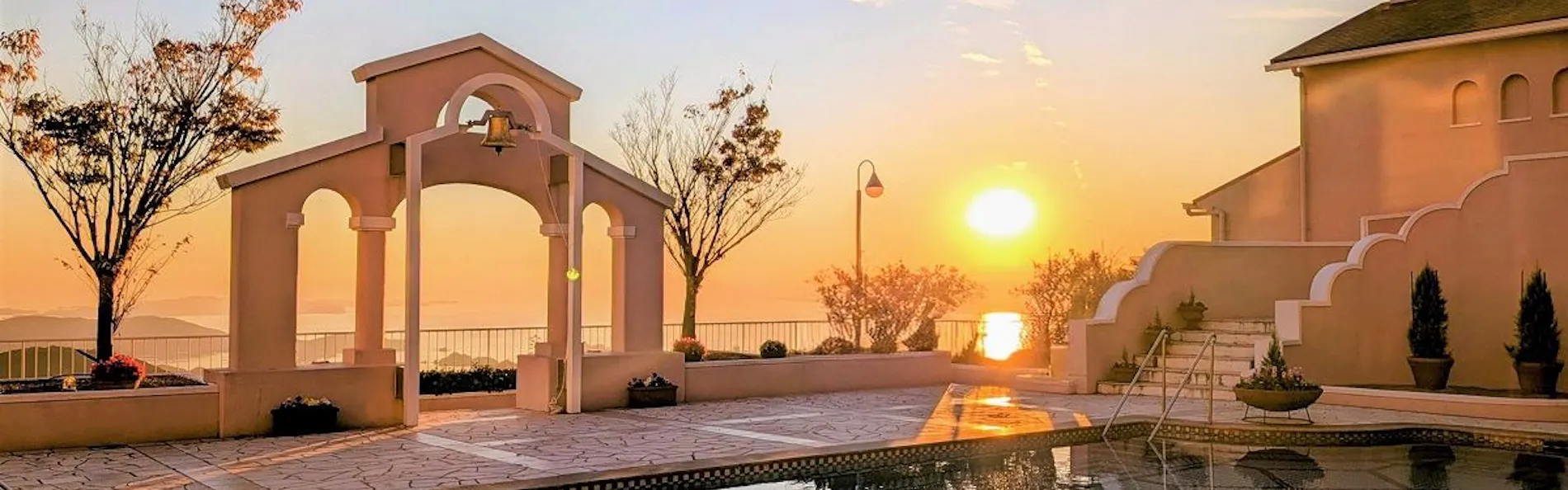 弓張の丘ホテル