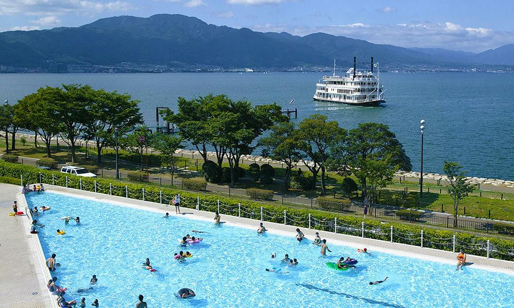 【夏プラン】びわ湖を見渡す広々屋外プールで夏を満喫！（朝食付き）