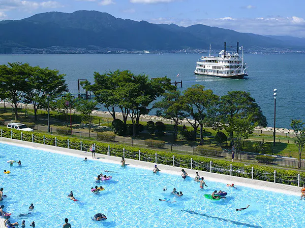 【夏プラン】びわ湖を見渡す広々屋外プールで夏を満喫!(朝食付き)