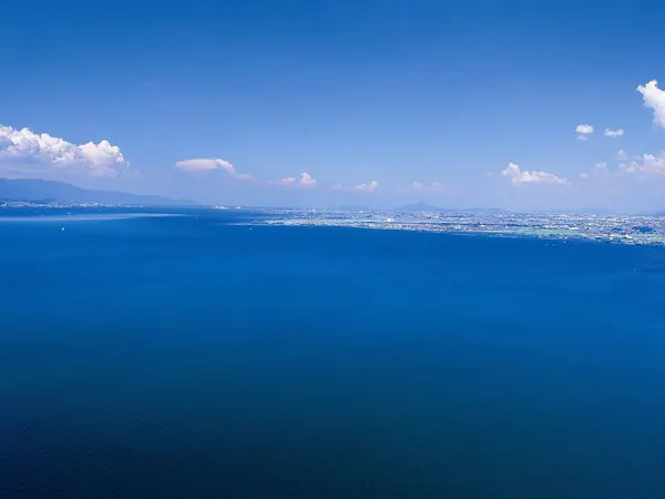 ホテルから見える心安らぐびわ湖の景色