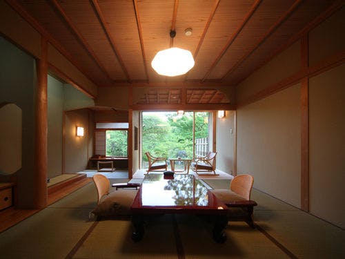 和洋室一例 (７８平米）