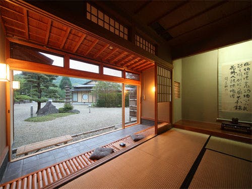 和室一例 (５８平米）