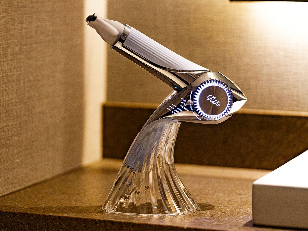 ไดร์เป่าผม Refa สำหรับห้องคลับเท่านั้น