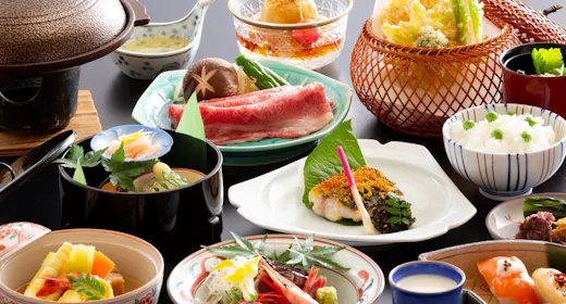 【里山の四季馳走/月会席】越後の旬と料理長厳選の品々を味わう <夕朝食付>~滞在中リフト無料~