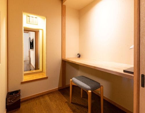 ツインベッドルームの書斎