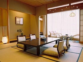 ロビーラウンジ すみれ （宝塚温泉 ホテル若水 ロビーラウンジ すみれ）