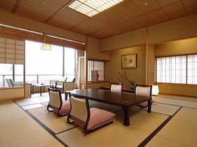 ロビーラウンジ すみれ （宝塚温泉 ホテル若水 ロビーラウンジ すみれ）