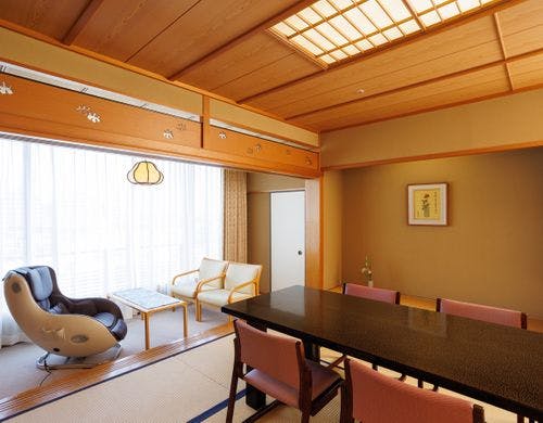 【和洋室】（和室＋ツイン）64平米／川側