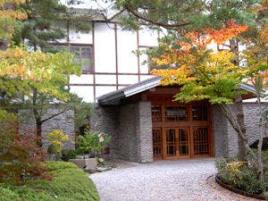 鮮やかな紅葉の季節