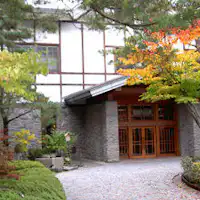 鮮やかな紅葉の季節