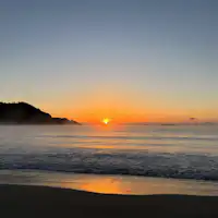Matahari Terbit di Pantai Yumigahama