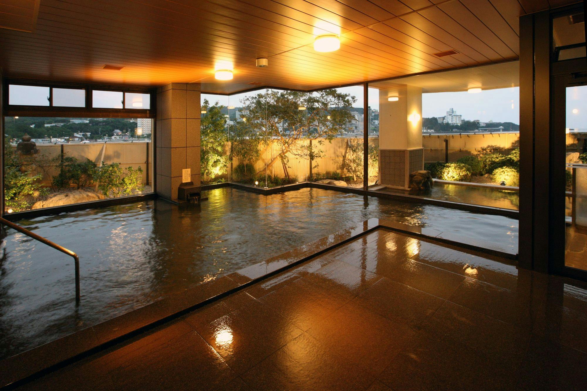 Shirarahama Grand Hotel