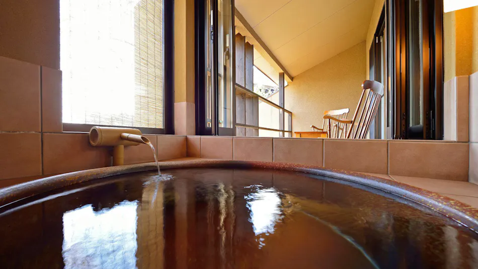 Detached Inn Yumenoya with Semi-Open-Air Baths in All Rooms