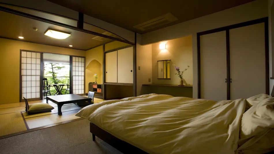 Detached Inn Yumenoya with Semi-Open-Air Baths in All Rooms
