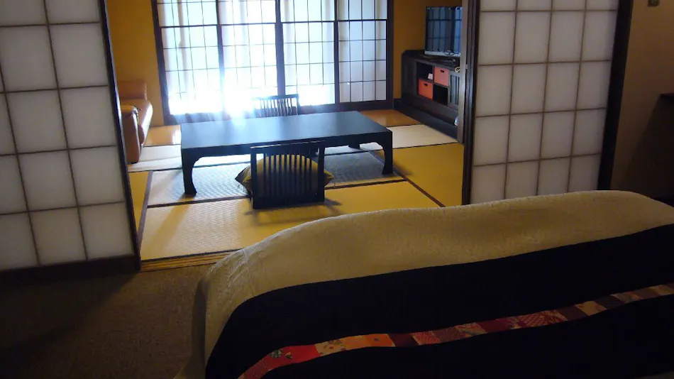 Detached Inn Yumenoya with Semi-Open-Air Baths in All Rooms
