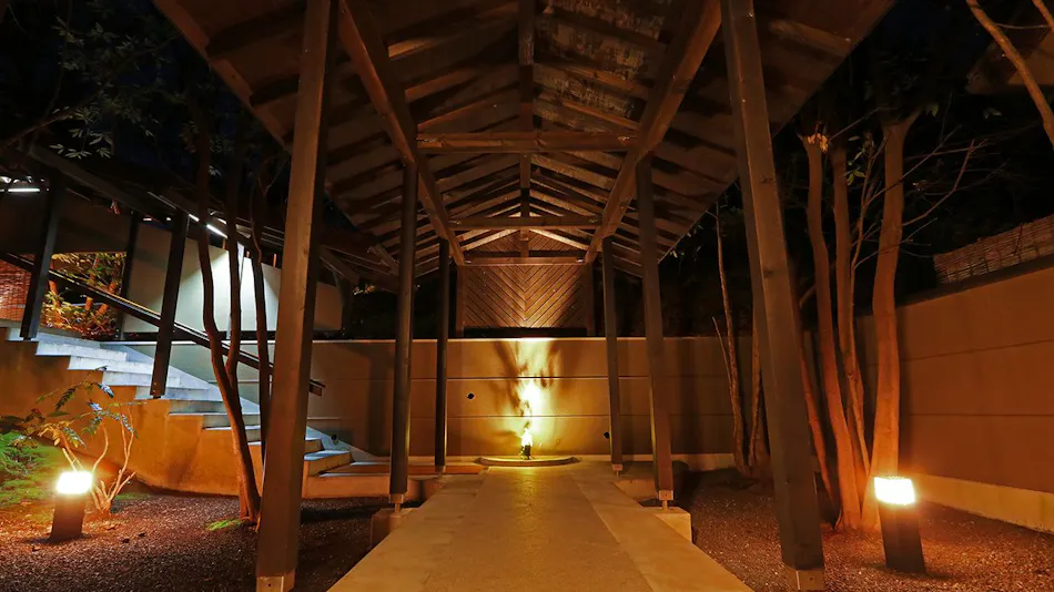 Detached Inn Yumenoya with Semi-Open-Air Baths in All Rooms