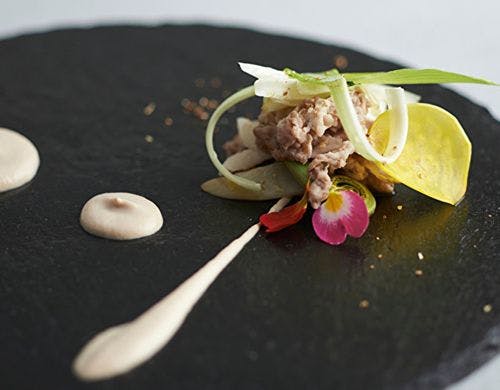 くるみとアンチョビのソースと山椒