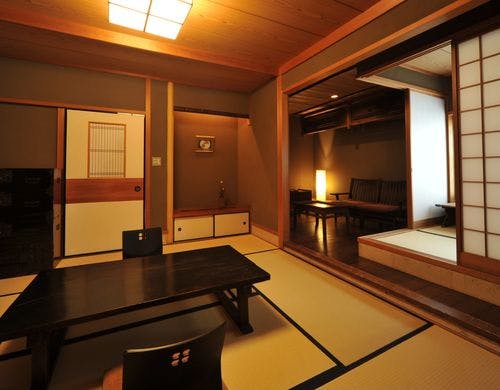 客室にある檜風呂。