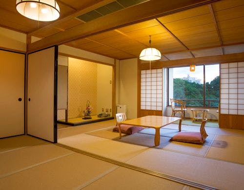 展望内風呂の様子（露天風呂ではないです）